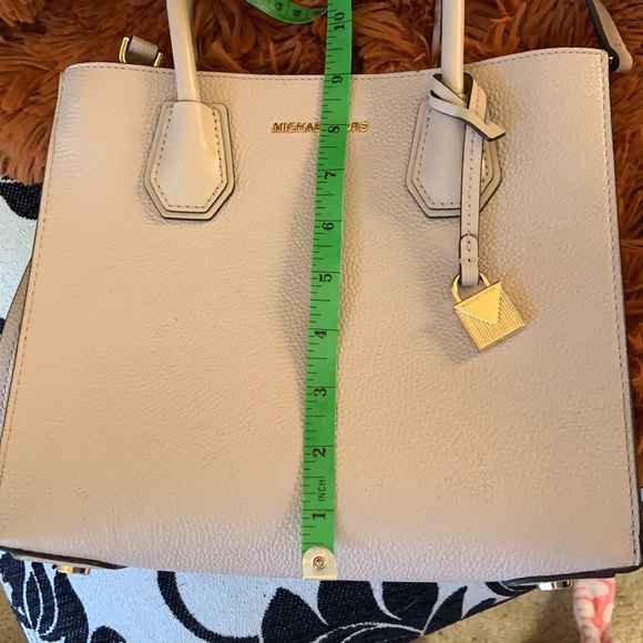 Michael Kors Handbag - Picture 7 of 9